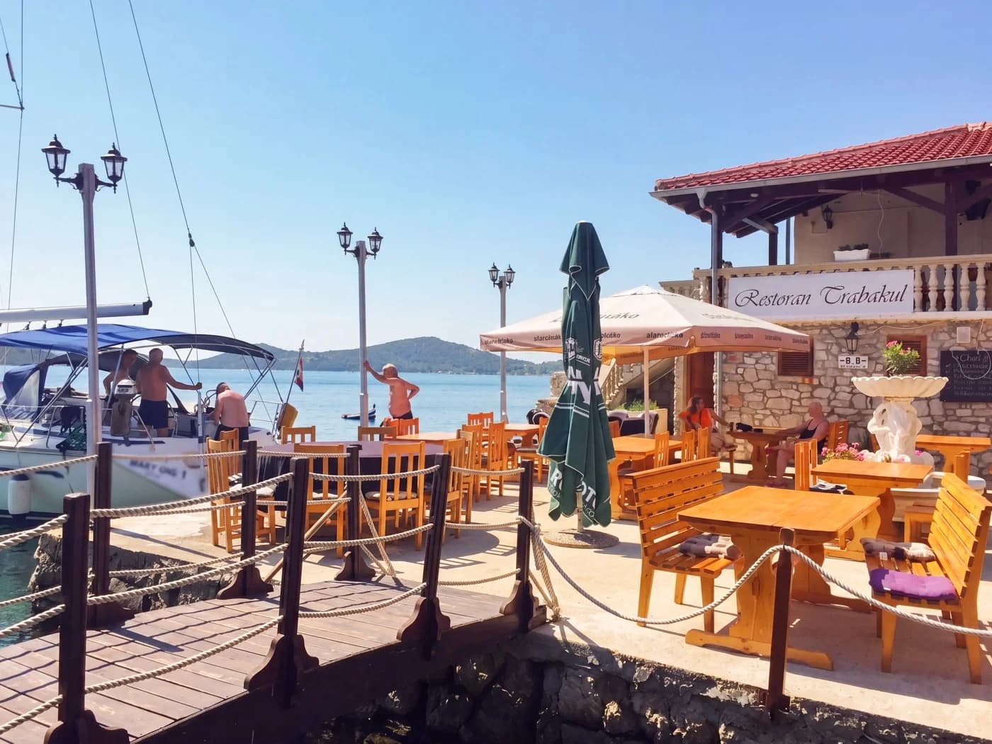 Restoran Trabakul uz more